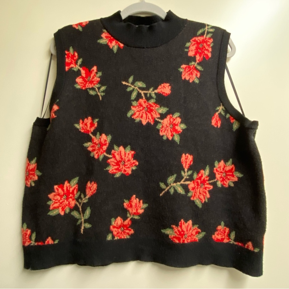 Draper James Floral Knit Sleeveless Vest Black and Red